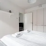 Modern 1br & Balcony Next To Railway Station Apartment