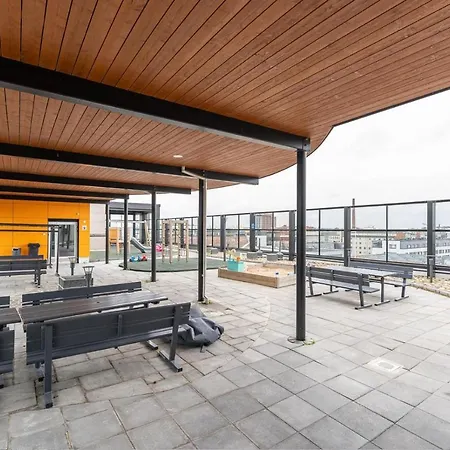 Modern 1br & Balcony Next To Railway Station Daire *
