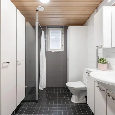 Modern 1br & Balcony Next To Railway Station